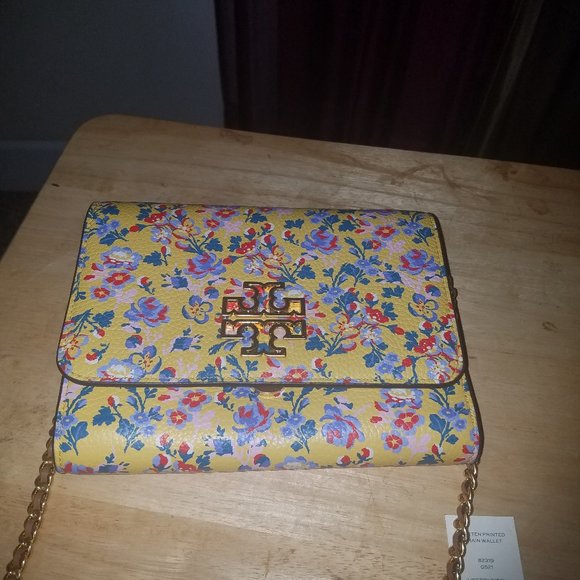 NWT Tory Burch Britten Chain Wallet
